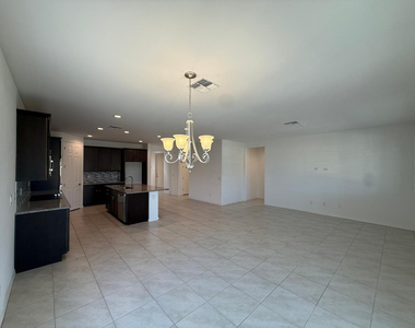 15744 W Jefferson Street - Photo Thumbnail 13