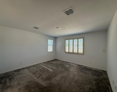 15744 W Jefferson Street - Photo Thumbnail 6