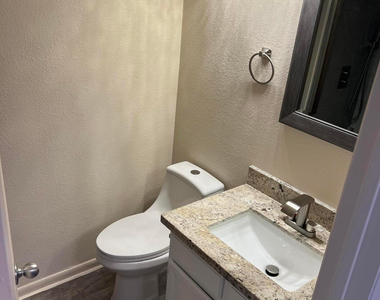 5704 E Aire Libre Avenue - Photo Thumbnail 8