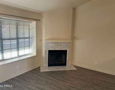 5704 E Aire Libre Avenue - Photo Thumbnail 3