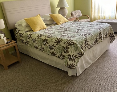 8374 W Oraibi Drive - Photo Thumbnail 11