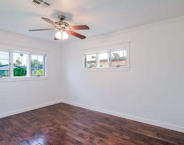 5328 E Pinchot Avenue - Photo Thumbnail 14