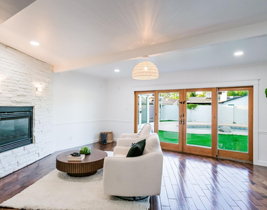 5328 E Pinchot Avenue - Photo Thumbnail 8