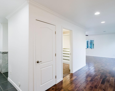 5328 E Pinchot Avenue - Photo Thumbnail 11