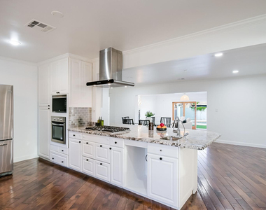 5328 E Pinchot Avenue - Photo Thumbnail 6