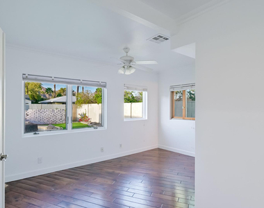 5328 E Pinchot Avenue - Photo Thumbnail 16