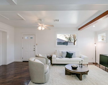 5328 E Pinchot Avenue - Photo Thumbnail 5