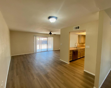 3137 W Campo Bello Drive - Photo Thumbnail 21