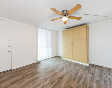 6320 N 16th Street - Photo Thumbnail 10