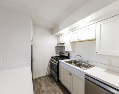 6320 N 16th Street - Photo Thumbnail 6