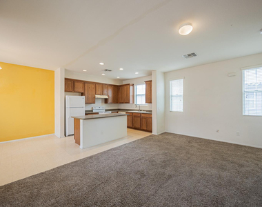 2032 N 78th Glen - Photo Thumbnail 3