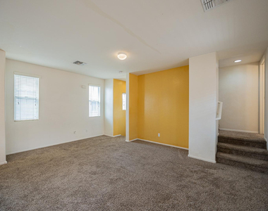 2032 N 78th Glen - Photo Thumbnail 4