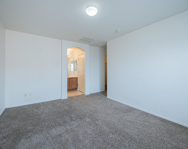 2032 N 78th Glen - Photo Thumbnail 12