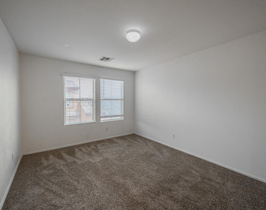2032 N 78th Glen - Photo Thumbnail 10