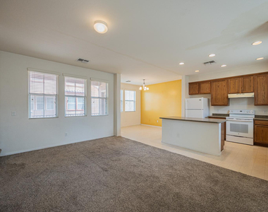 2032 N 78th Glen - Photo Thumbnail 2