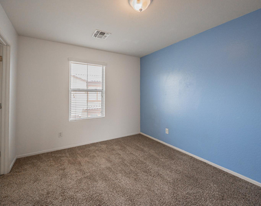 2032 N 78th Glen - Photo Thumbnail 14