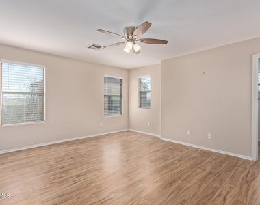 4937 N 108th Avenue - Photo Thumbnail 17