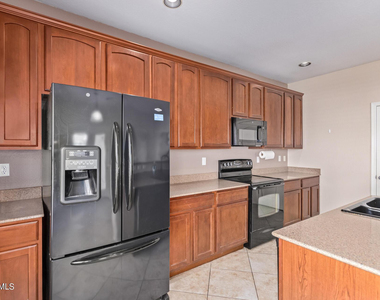 4937 N 108th Avenue - Photo Thumbnail 10