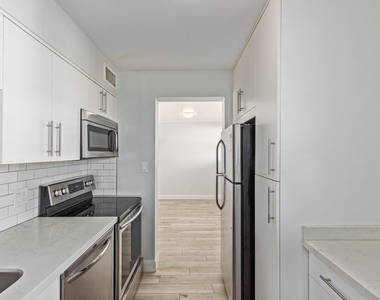 4727 E Lafayette Boulevard - Photo Thumbnail 5