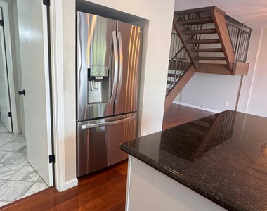 4026 N Granite Reef Road - Photo Thumbnail 10