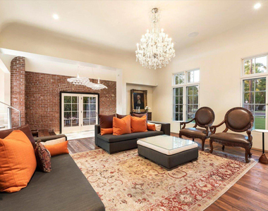 341 E Monte Vista Road - Photo Thumbnail 7