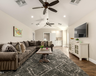 2013 E Mallory Street - Photo Thumbnail 9