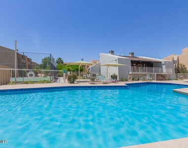 8055 E Thomas Road - Photo Thumbnail 16