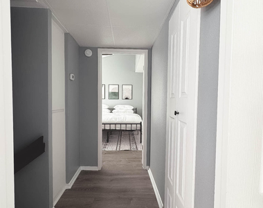 8055 E Thomas Road - Photo Thumbnail 25