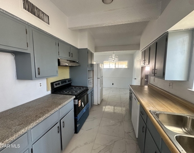 5104 Paris Avenue - Photo Thumbnail 2