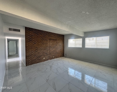 5104 Paris Avenue - Photo Thumbnail 4