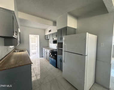 5104 Paris Avenue - Photo Thumbnail 3