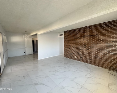 5104 Paris Avenue - Photo Thumbnail 5