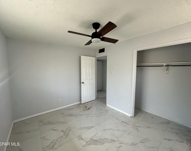 5104 Paris Avenue - Photo Thumbnail 9