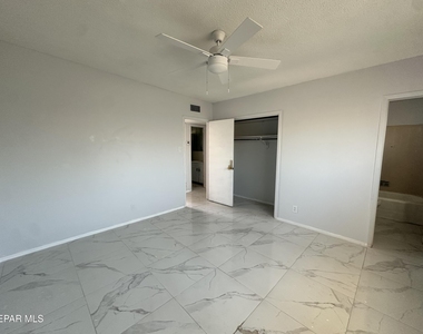 5104 Paris Avenue - Photo Thumbnail 7