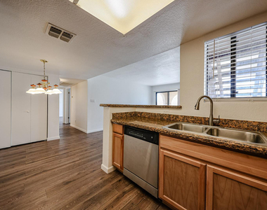 5757 W Eugie Avenue - Photo Thumbnail 17