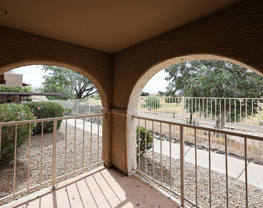 5757 W Eugie Avenue - Photo Thumbnail 6