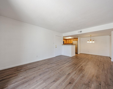 5757 W Eugie Avenue - Photo Thumbnail 16