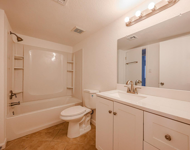 5757 W Eugie Avenue - Photo Thumbnail 18