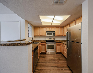 5757 W Eugie Avenue - Photo Thumbnail 53