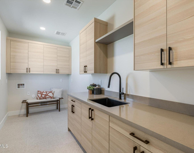 6324 N 10th Drive - Photo Thumbnail 13