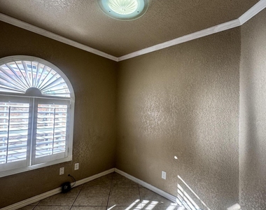 7409 Edgemere Boulevard - Photo Thumbnail 4