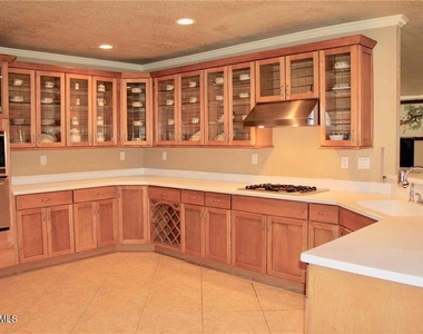 7409 Edgemere Boulevard - Photo Thumbnail 11