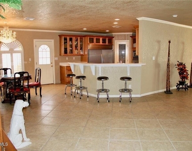 7409 Edgemere Boulevard - Photo Thumbnail 8