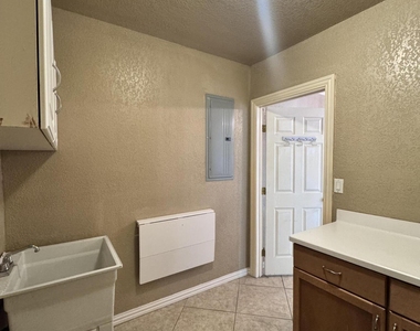 7409 Edgemere Boulevard - Photo Thumbnail 17