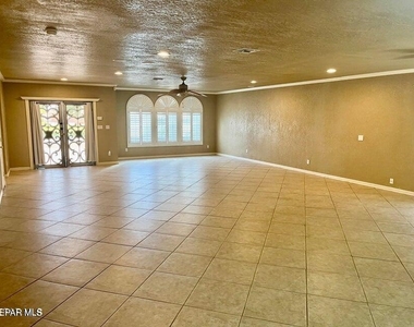 7409 Edgemere Boulevard - Photo Thumbnail 2