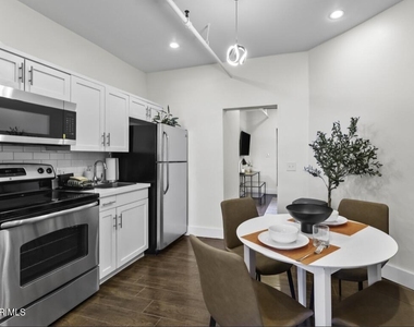 518 W San Antonio Avenue - Photo Thumbnail 3