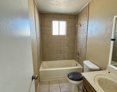943 Montera Road - Photo Thumbnail 16
