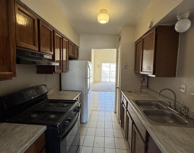943 Montera Road - Photo Thumbnail 7