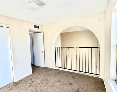 943 Montera Road - Photo Thumbnail 8