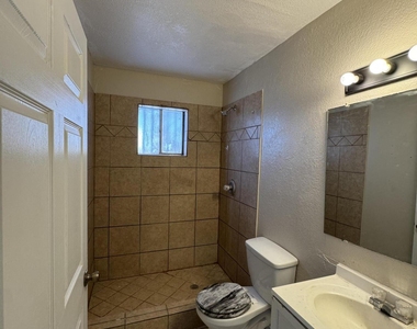 943 Montera Road - Photo Thumbnail 11
